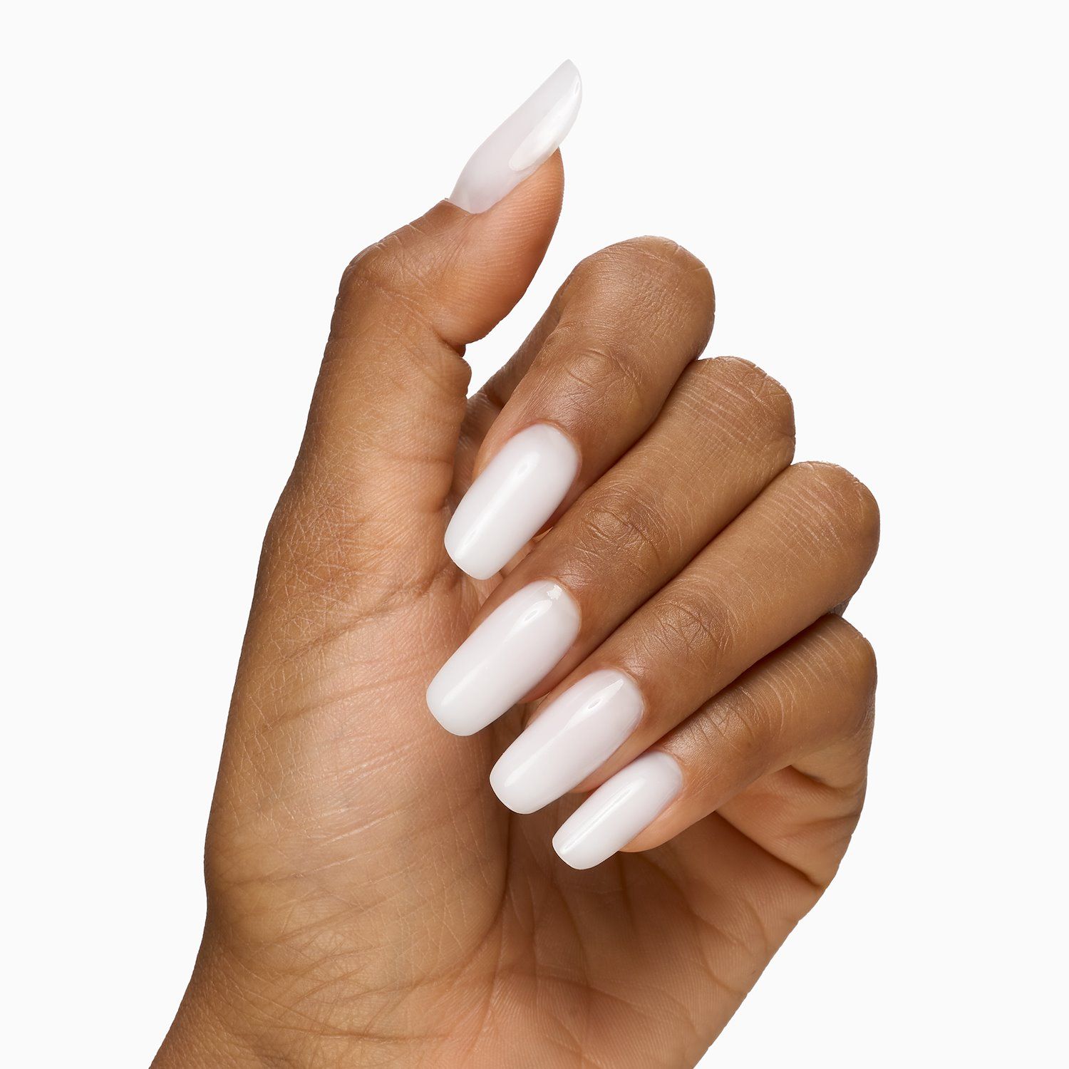 Manicure bianco latte dal finish gloss pulito